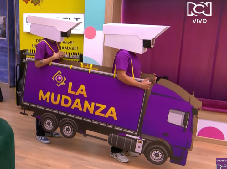 JAJAJJAJAJ hay que decirle al jefe que wow #LaCasaDeLosFamososCol3