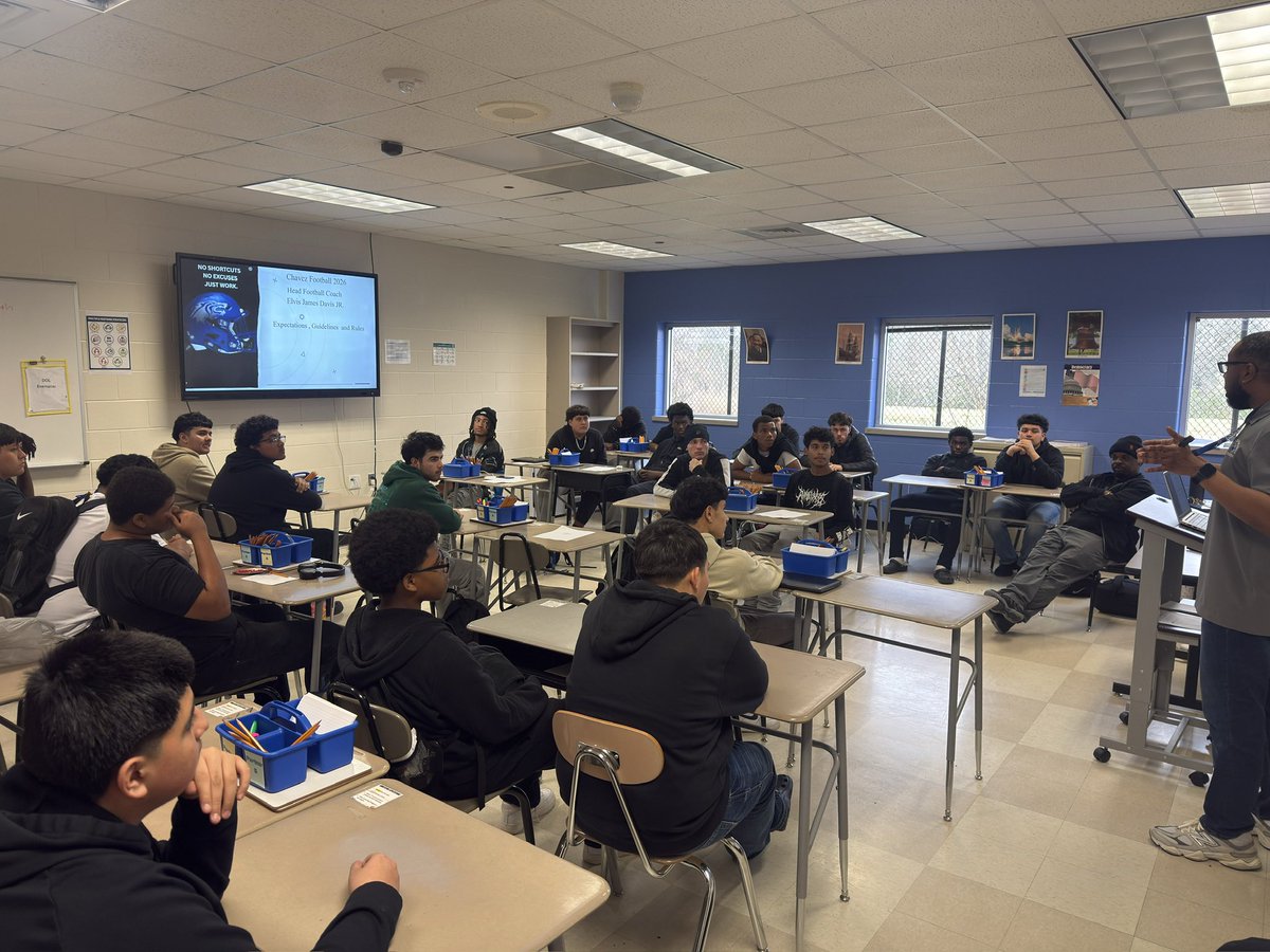 Coach Davis tweet media