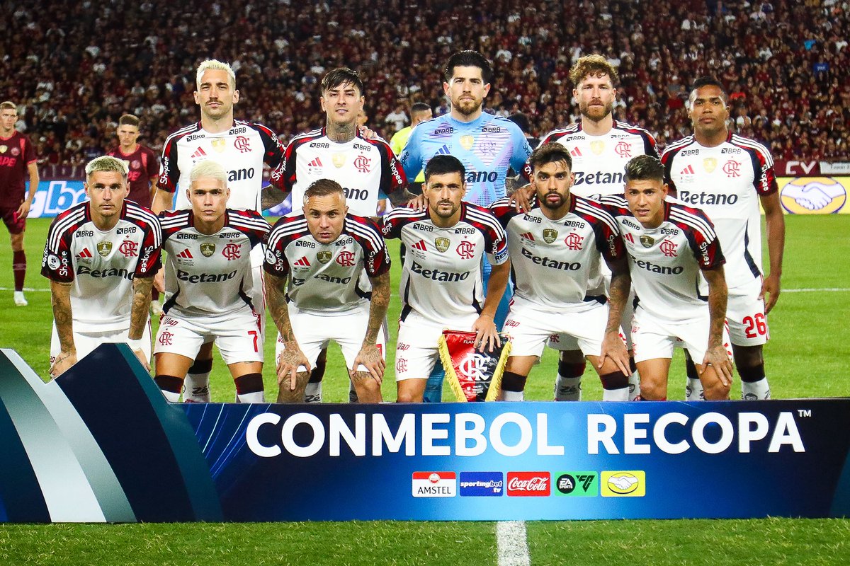⚠️ A chegada prevista do Flamengo no Galeão é às 6:20.

🤝🏽 <a href="/CentralFlaNacao/">Central do Fla</a>