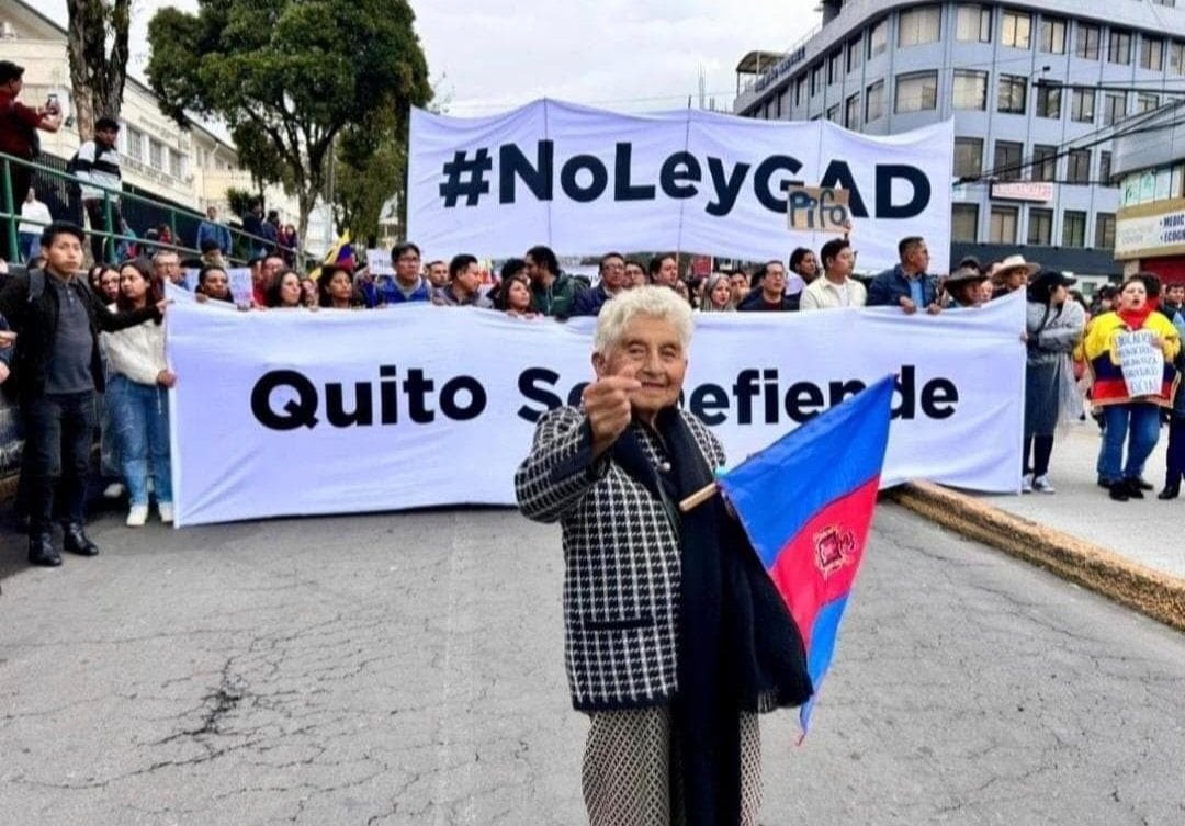 anapauic's tweet photo. Apoyar el gobierno que quiere eliminar los fondos para el 60 y piquito no es Aesthetic #NoLeyGad https://t.co/Mup8aFrIVu