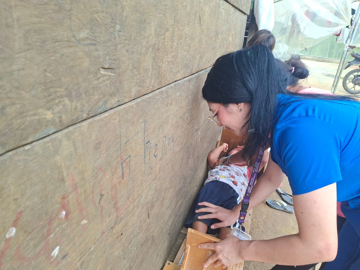 📍 #Sucumbíos | Se brinda atención integral a la comunidad primero de Octubre y Charip #SantaRosa, incluyendo charlas de promoción y actualización de fichas familiares.
#MSPEnTerritorio
#ElNuevoEcuador