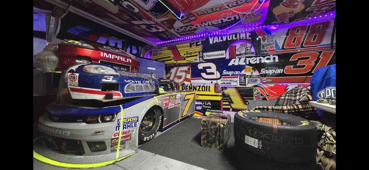 brian_jr38's tweet image. Supper exited @Lionel_Racing
&amp;amp; @DaleJr Download brought back the Ultimate Racing collection for 2026🔥
Absolutely LOVE seeing peoples racing passion.🤘

LONG time fan 🙋‍♂️🏁
27+ years of collecting 👀
#LostRelics
Ill post more of the collection under this Thread 👇