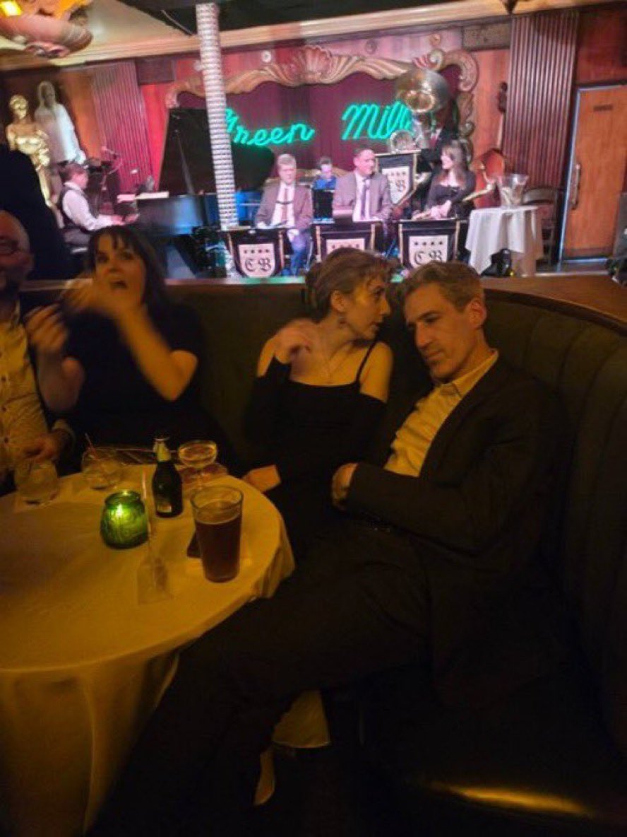 Angela Van Der Pluym tweet media