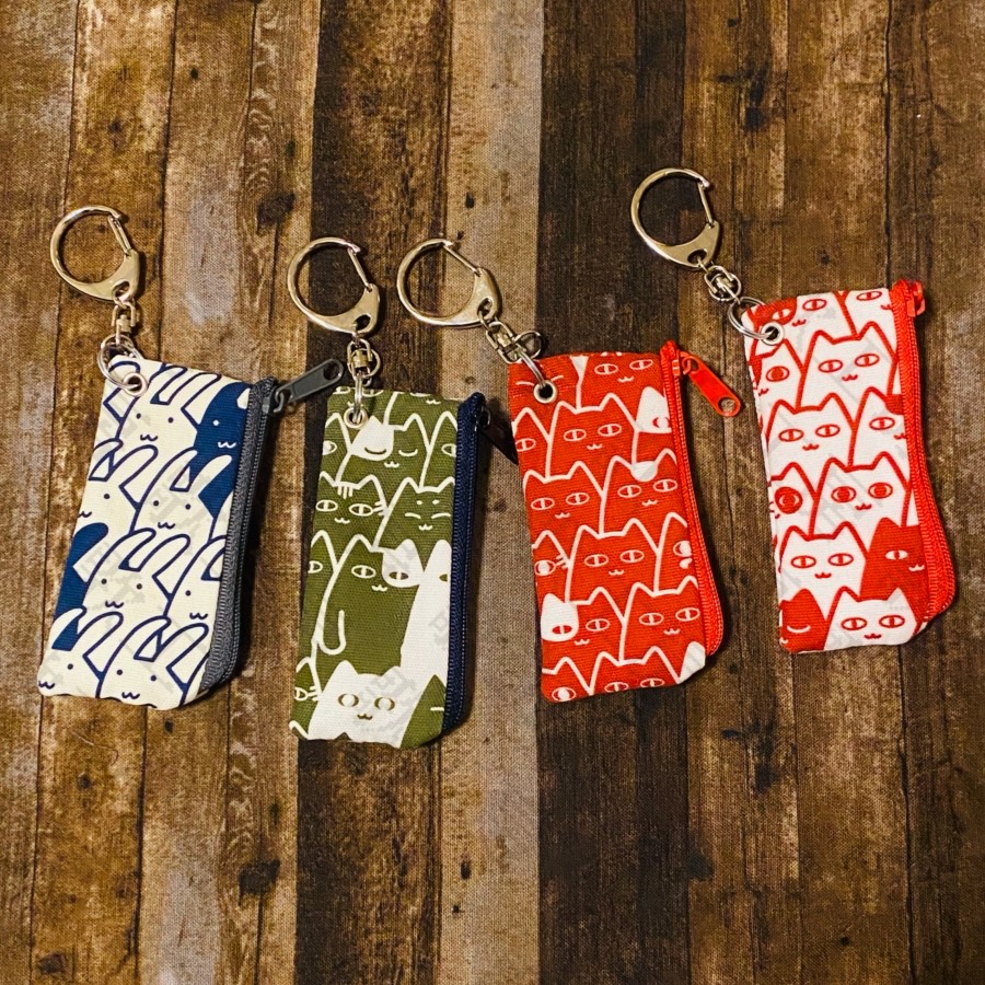 uta_tubu's tweet photo. 地味に便利な、小さな小さなファスナーポーチあります。明日の文具マーケット。【歌】 https://t.co/o6SakikJRw