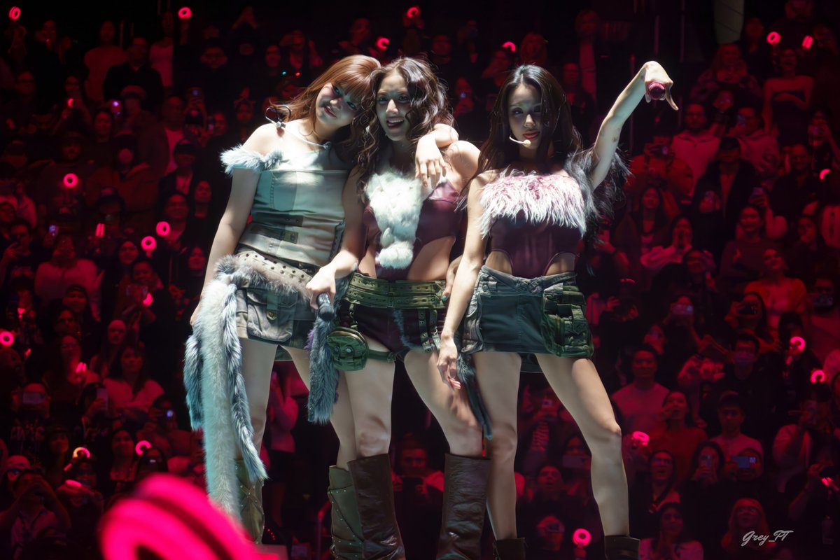 [260213] <THIS IS FOR> IN WASHINGTON, D.C.
  
#JEONGYEON #JIHYO #CHAEYOUNG 
#정연 #지효 #채영
#TWICE #트와이스