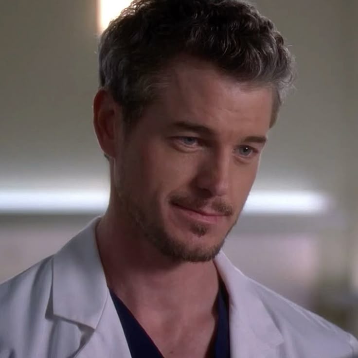 sebaalvaraddo's tweet photo. la vida es una mierda, entras a twitter y lo primero que ves es que falleció eric dane. 

por siempre mark sloan ❤️ https://t.co/k1Yufjfxm6