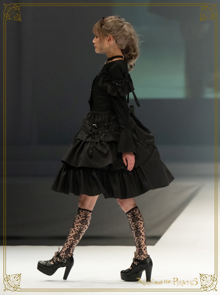 BABY,THE STARS SHINE BRIGHT ALICE and the PIRATES BRAND-NEW