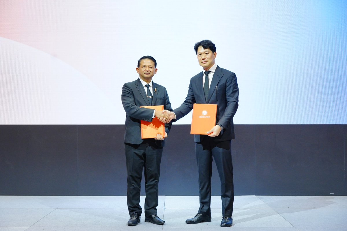 mea_news's tweet photo. MEA จับมือ ไทยแมกซ์เวลอิเลคทริค ลงนามสัญญาจัดซื้อหม้อแปลง CSP 1,247 ชุด เสริมแกร่งระบบจำหน่ายไฟฟ้า มุ่งมั่นยกระดับ "พลังงานเพื่อวิถีชีวิตเมืองมหานคร"
คลิก : https://t.co/0fl1jrnuCU
#MEA #MEAsmartdistribution #PacificThaiMaxwell #แปซิฟิคไทยแมกซ์เวลอิเลคทริค #ContractSigning https://t.co/lX4KOSeNCV