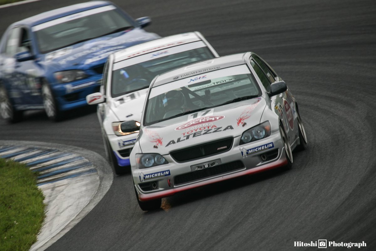 Z33_ROUTE134's tweet image. 2006.09.10
2006 Net'z Cup ALTEZZA SERIES 
KING OF ALTEZZA Rd.5 決勝
#ツインリンクもてぎ　ロードコース
#Netz Cup #アルテッツァ 
#NetzCup #ALTEZZA 

トップ争いの結果、
1位は、17号車 本吉正樹（SPコクピット狭山 アルテッツァ）
2位は、33号車 樋口統也（ペルマガード アルテッツァ）