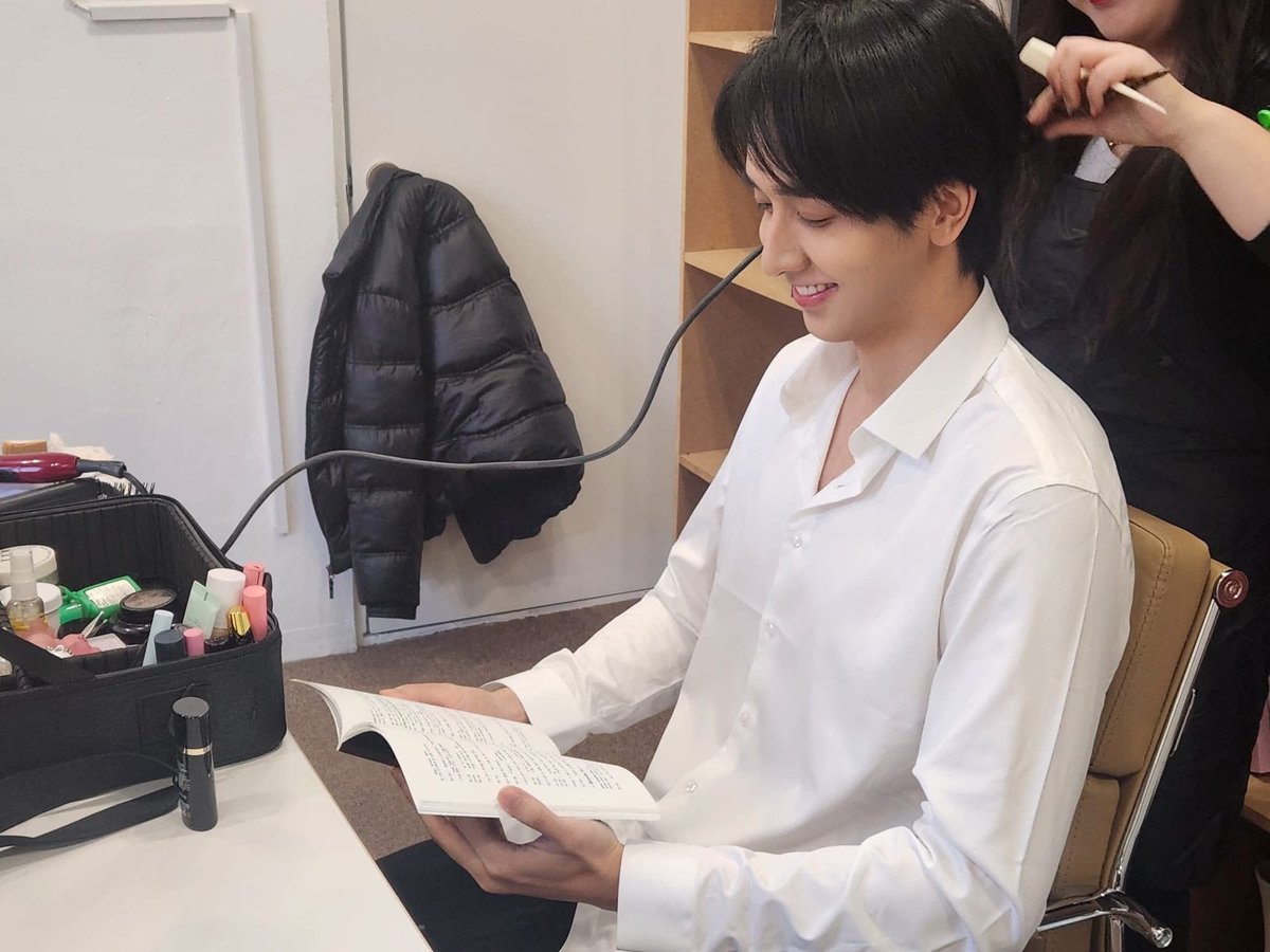 MomKTP's tweet image. 🎬😈 ภาพแรกเปิดกล้องวันแรกของ 
“กองทัพ พีค” กับซีรี่ส์ The Devil"s Kiss

ขอบคุณ @daradaily นะคะ🫶🏻🙏🏻 
daradaily.com/news/159572/re…

#TheDevilsKiss 
#KONGTHAPPEAK #กองทัพพีค