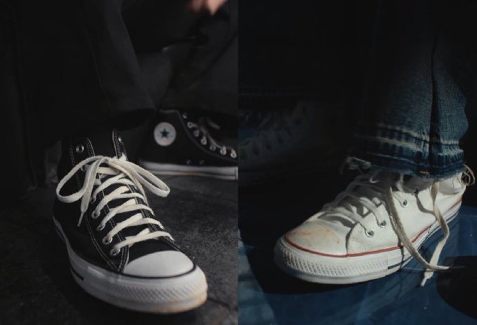 재노는 신발 앞코 바닥 부분이 더러워져있고
제민이는 윗부분이 더러워져있네?
재노가 제민이 발 밟는 그런 개변태적연출이있나