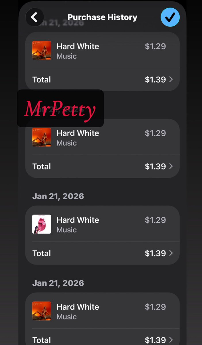 IamMrPetty8's tweet image. They think the barbz are #bots @NICKIMINAJ 😭but my receipts don’t lie 🤭
