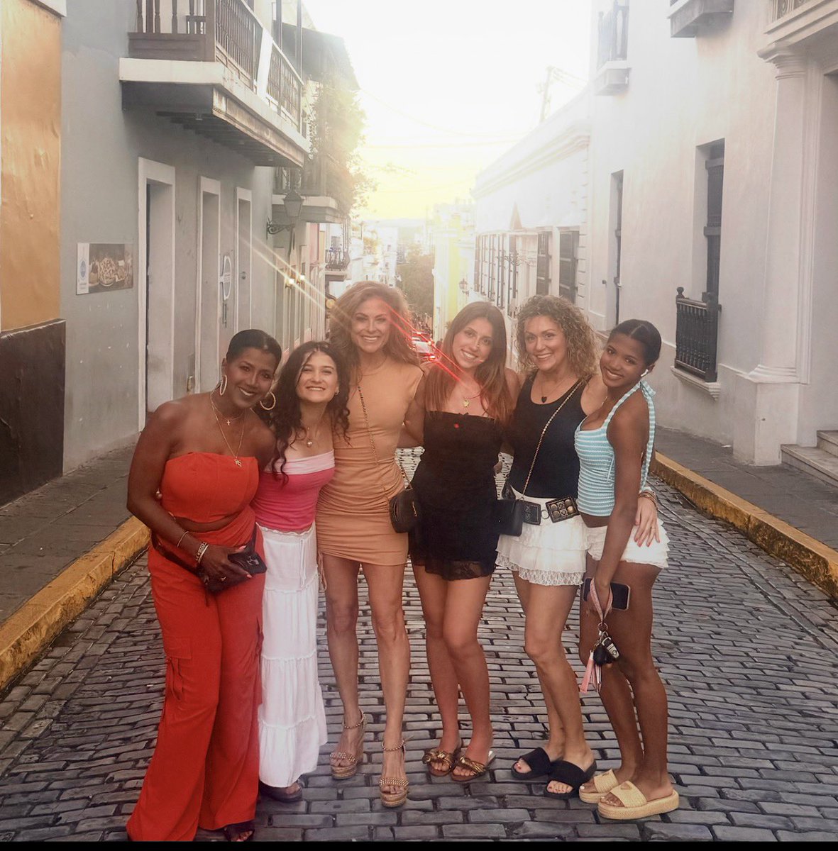 TarynAsherFox2's tweet image. Thank you to everyone who has reached out with love and kindness these past 3 months. I miss connecting with you each day. I’m thoughtfully working through an unexpected work-related matter. Grateful for time away with loved ones. I hope to see you soon.