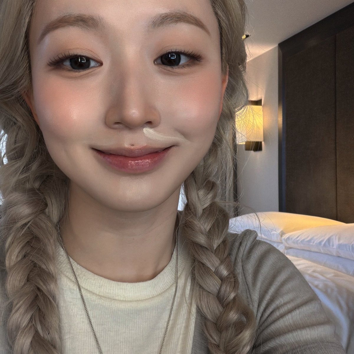 A little chaos before bed, concealer went rogue and here I am sharing the silly result. Can you still love me like this?