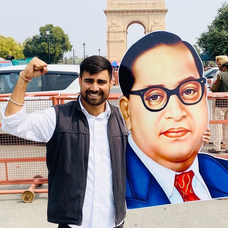 अगला NSUI राष्ट्रीय अध्यक्ष जो संविधान बचाने की लड़ाई से लेकर सामाजिक न्याय की रक्षा के लिए अपनी जान की बाजी लगा चुका है।

छात्र अधिकारों की रक्षा करने वाला अध्यक्ष ही NSUI का राष्ट्रीय अध्यक्ष बनना चाहिए।

<a href="/VinodJakharIN/">VINOD JAKHAR</a>