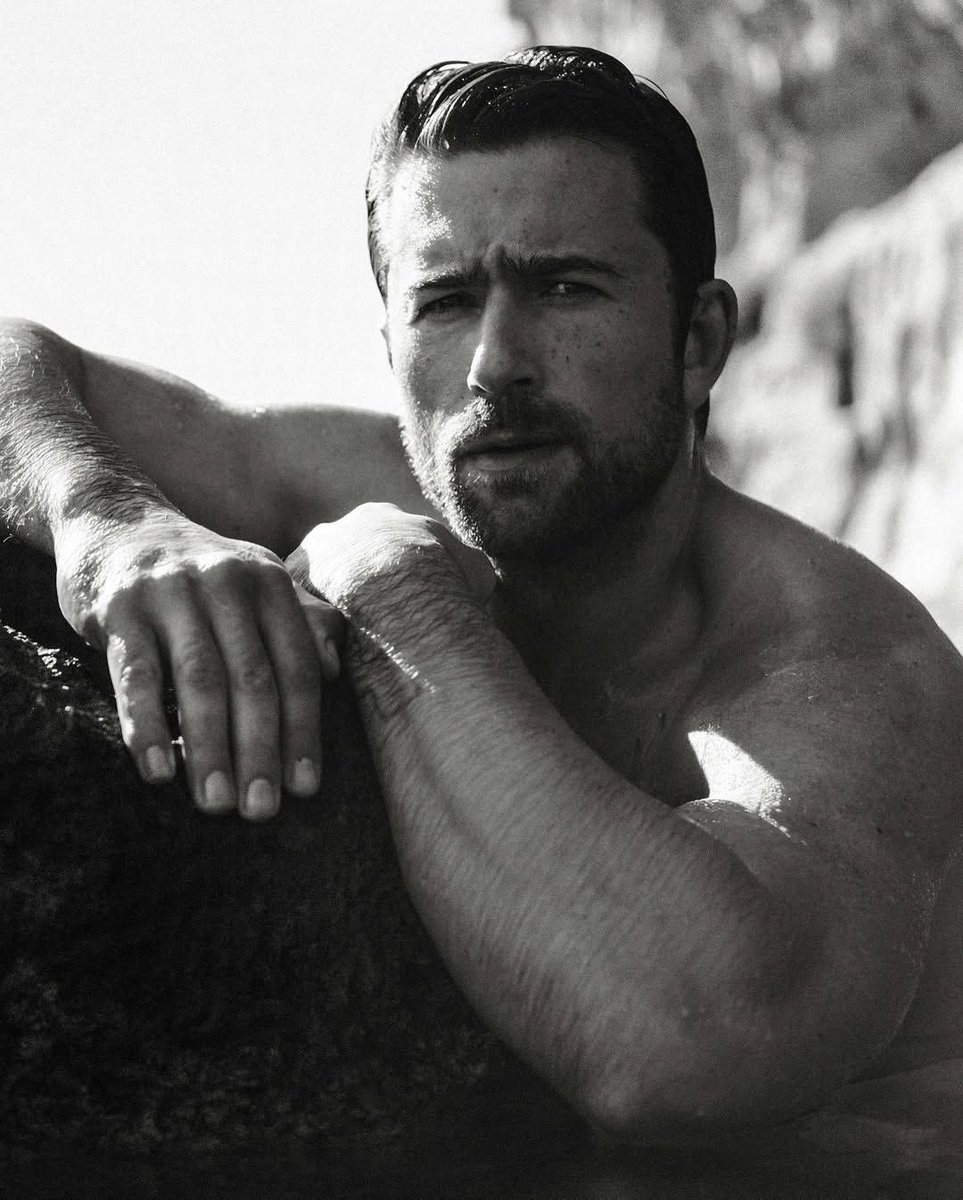 <a href="/DCStannnnn/">Unbiased “Real” DC Fan</a> <a href="/south_yn143/">South</a> His facial structure is different now bc he’s leaner and he’s also added muscle, at least try to be genuine 😭😭 you can clearly see under the beard his face is more defined now.