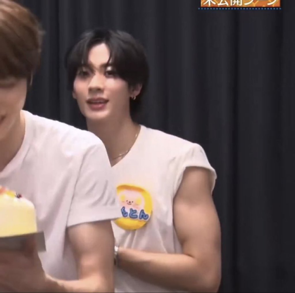 หน้า: 🐶🎀
แขน: 💪🏻💢💀