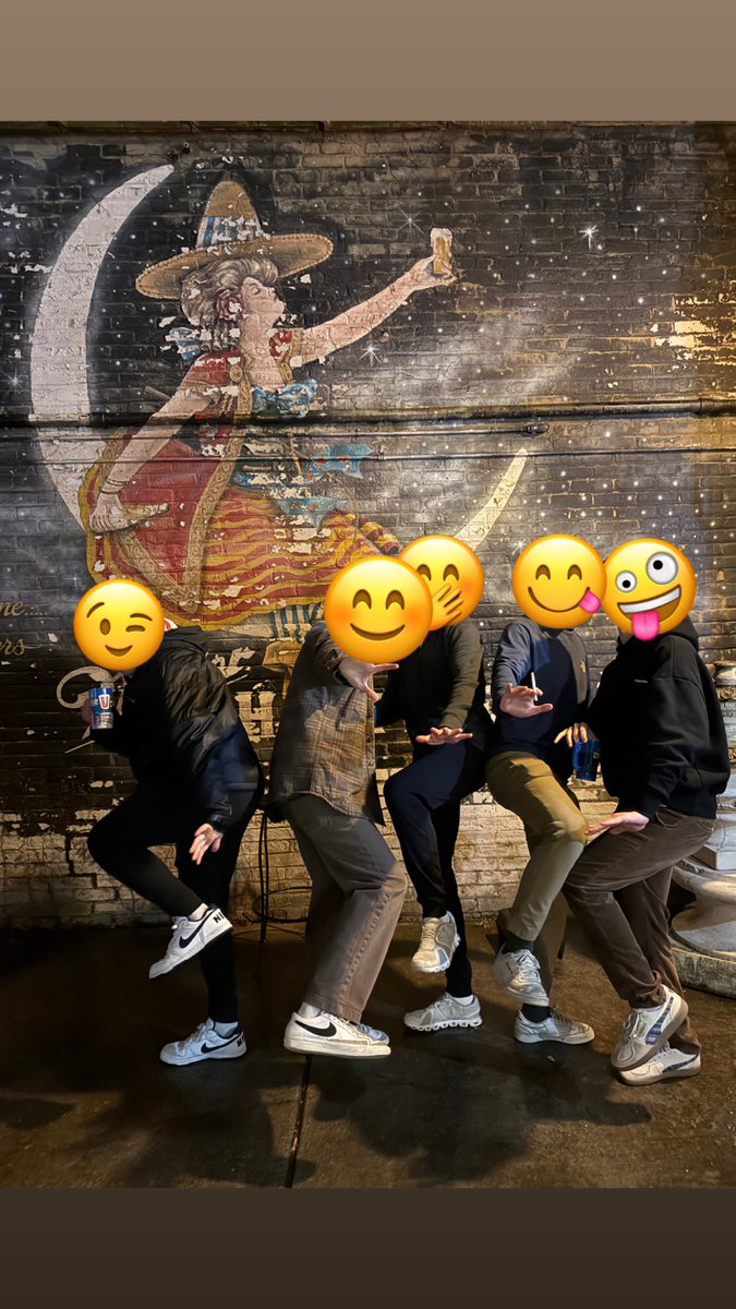 SteveDurantt's tweet photo. The fellas hitting the town at caffs #kimo https://t.co/xK9iOaPzEL