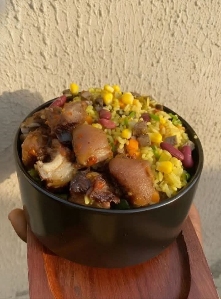 Don't eat too late or too early.

Before 7 p.m., you should be done with food for the day.

Your first meal of the day should be after 11 a.m.

That's how you should live for the rest of your life.

Good morning.

Don't forget to reach out for a well-structured meal plan.