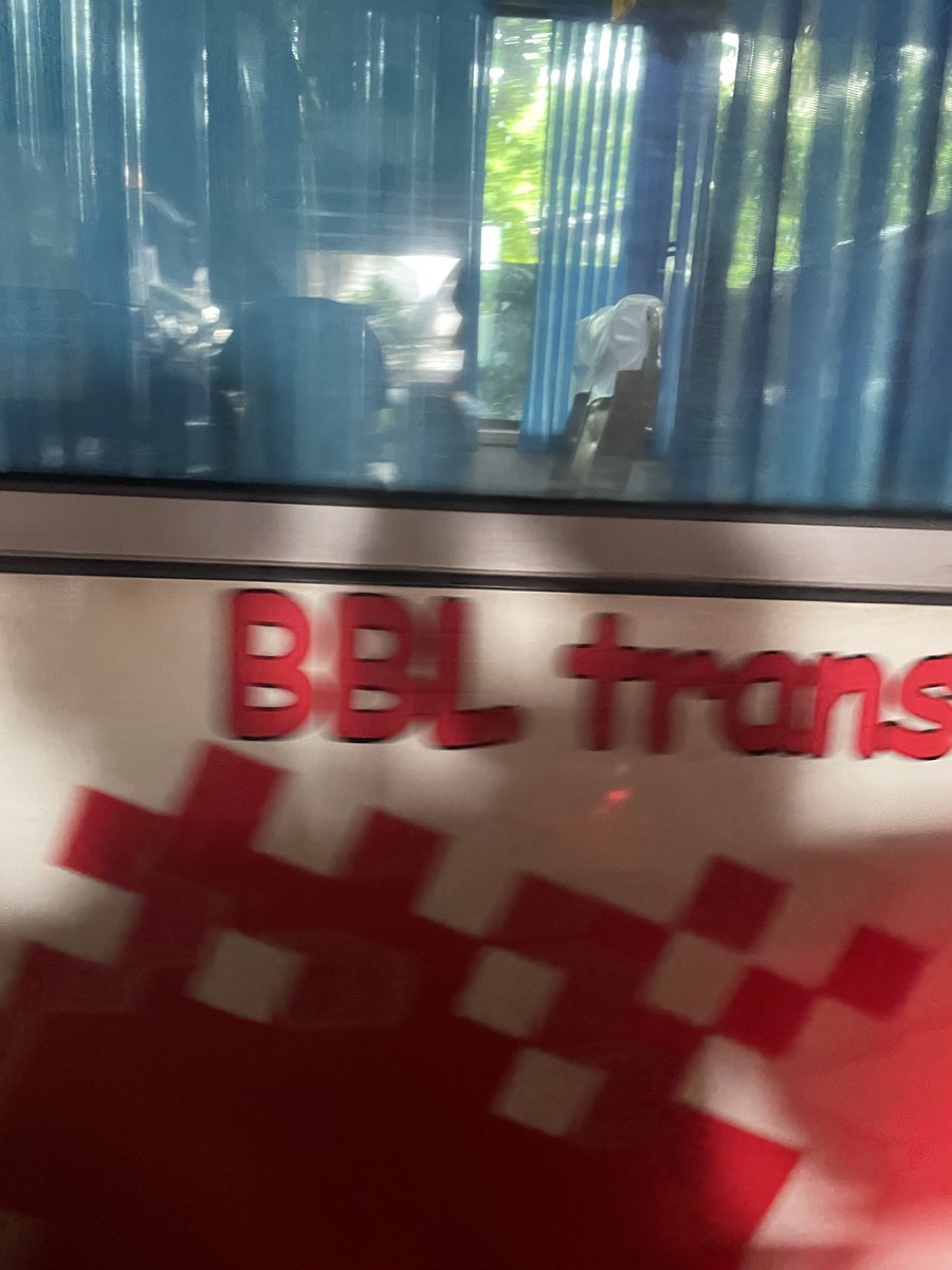 gryffithfalco69's tweet photo. @digi_pup all the gays have taken a photo of the same bus https://t.co/vw6Ell8juW