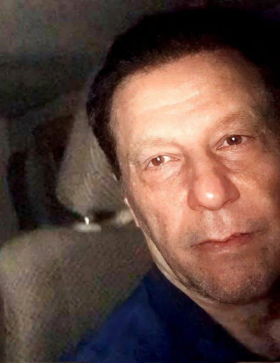 ٱللَّهُ نُورُ ٱلسَّمَـٰوَٰتِ وَٱلْأَرْضِ
یا اللہ! عمران خان صاحب کی آنکھوں کا نور سلامت رکھنا
آمین بولتے جائیں 🙏🤲