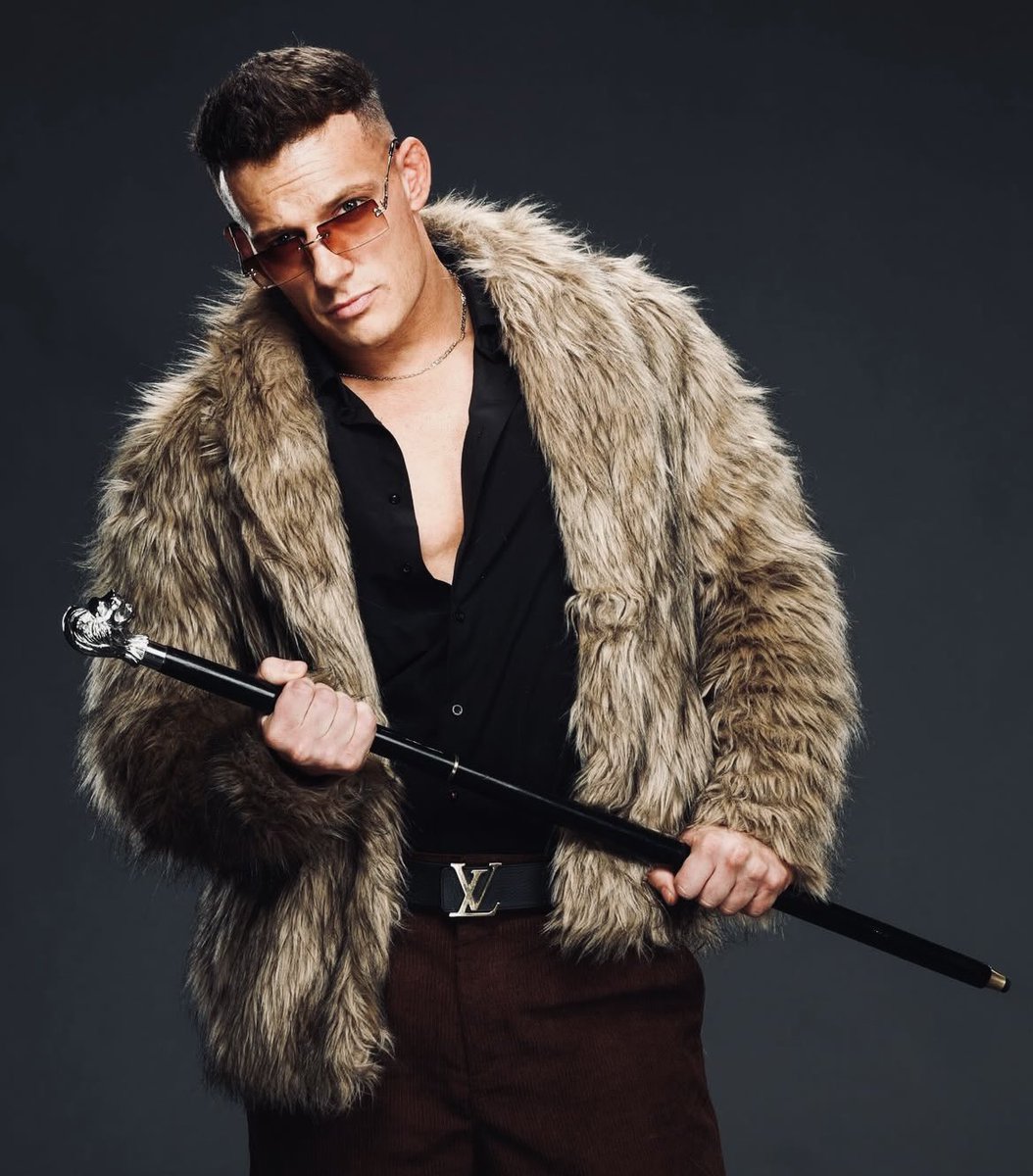 DON’T TRUST ANYONE. tweet media