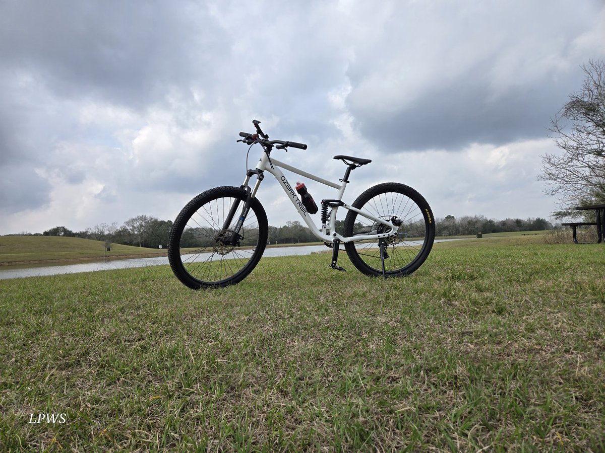 JDLHOTSHOT86's tweet photo. Little 3 mile ride today at Challenger Park. https://t.co/pr7yM78X0r