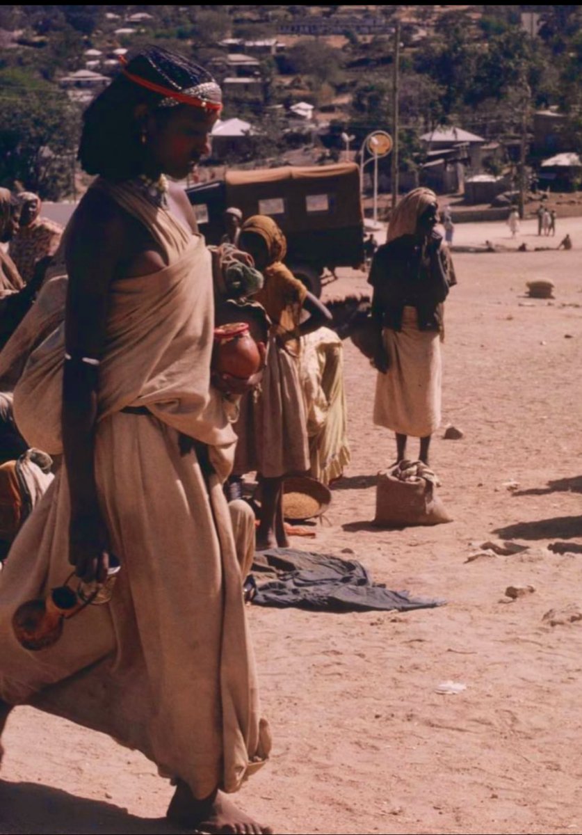 Vintage pic of a beautiful Borana woman in her traditional attire || Oromo 🌳🇪🇹🫶🏾