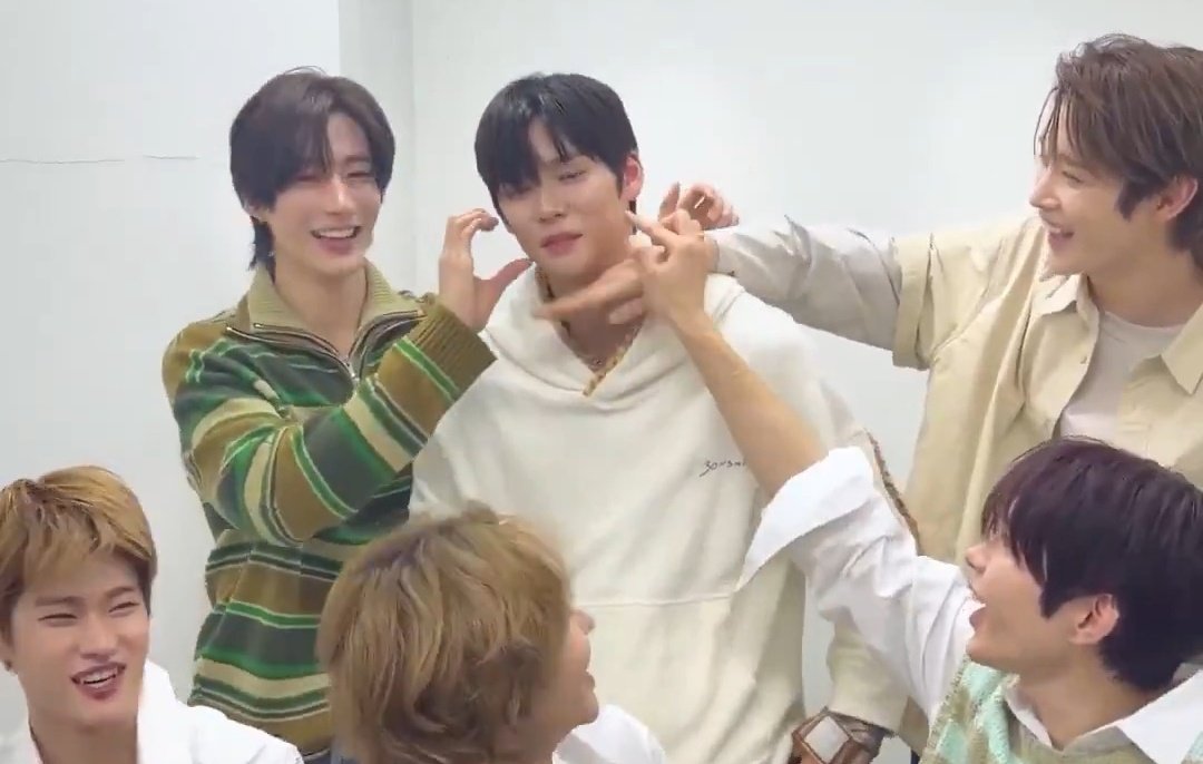 มะลุมมะตุ้มมาก เกี๊ยวโดนจิ้มหมดแล้ว 555555555555555