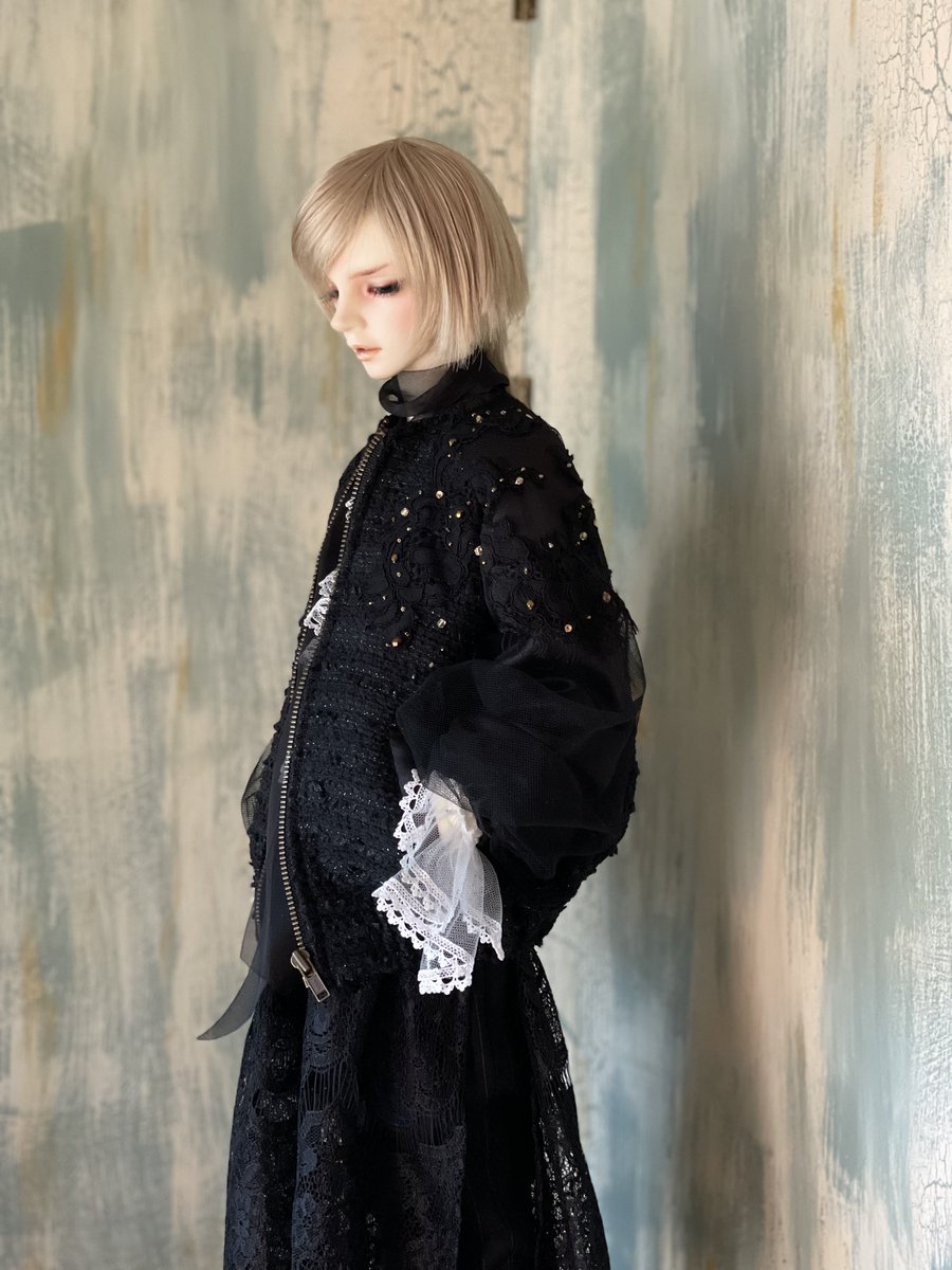 3月はまた17少年ドレスセットの受注をしようとおもってます。
あとファンシーツイードとレースのブルゾンを少し作りたいなと。黒がいいかなぁ🤔