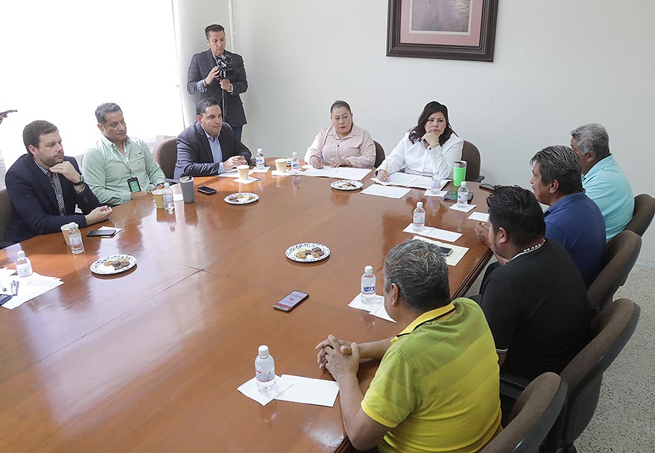 #SLP | Transportistas piden aumentar vigencia de antigüedad para sus unidades

Se solicita una ampliación de la antigüedad permitida para los vehículos que prestan el servicio, la cual actualmente está establecida en diez años.

La información aquí 👇🏼 

vcsanluis.mx/2026/transport…