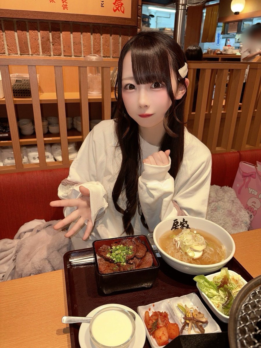 いっぱい食べるちよがすき〜(^_  ̫ _^∩)♡

#ちよちゃんに首ったけ
#ちよちゃんは3月5日生誕祭
#キミイロプロジェクト