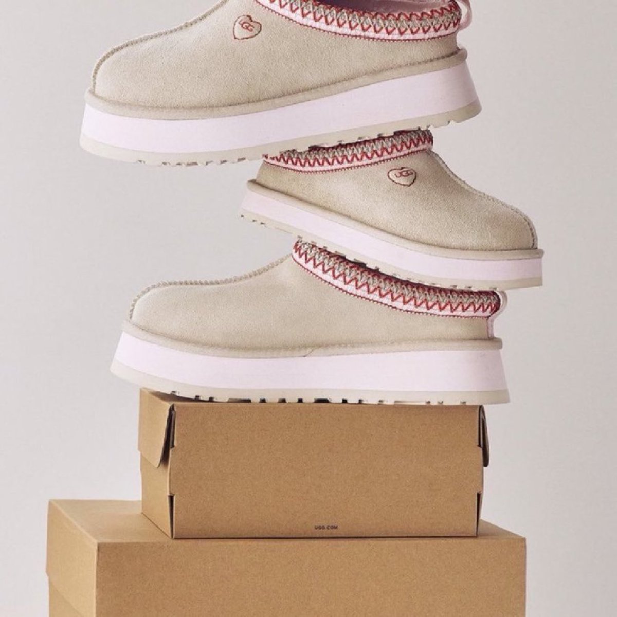 ７♡２４cm♡UGG♡Tazz Love♡新品未使用⑅◡̈⃝*