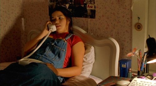 yangcuddygf's tweet photo. real women have curves (2002) has a  dialogue "mama i happen to like myself" i wish i had watched at 15. 

there's mothers and daughters not understanding each other, elder sisters sacrificing their hopes, women learning to not hate their bodies and laughing, talking, loving https://t.co/L2PswWVb9b