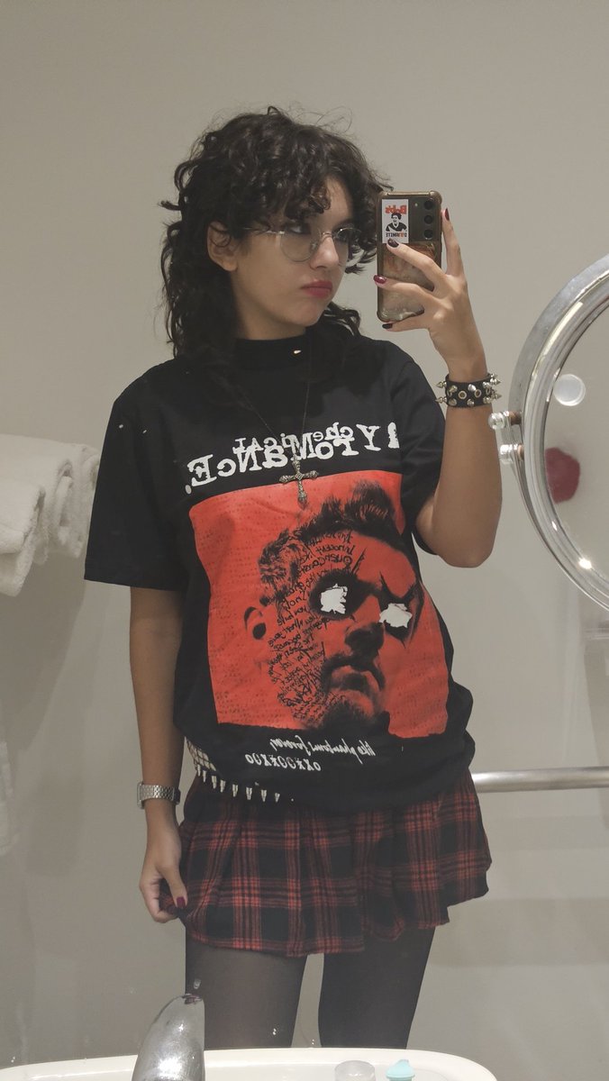 vimustdie's tweet image. como assim eu n to chegando no hotel pós show do my chem AGORA ?