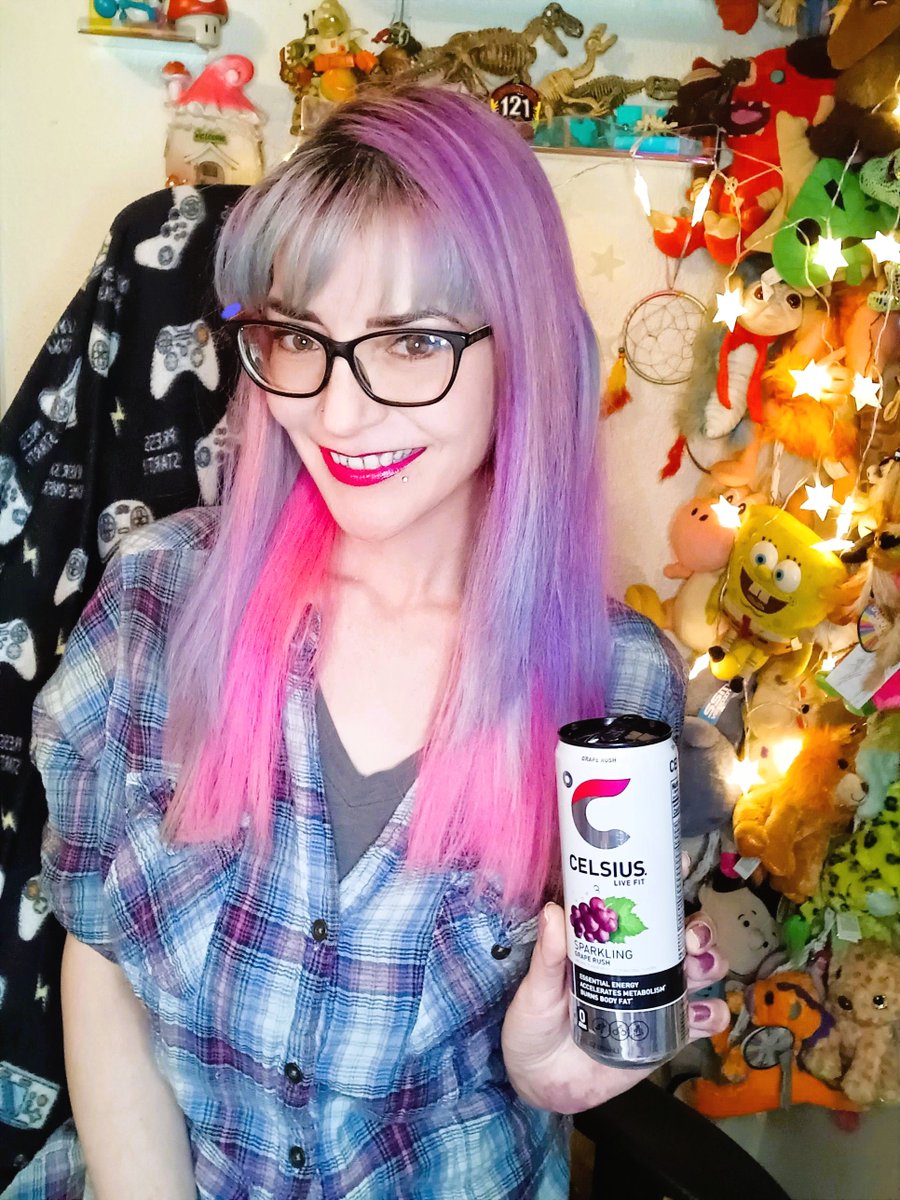 Jumping back in to  DuckTales 2 🦆 this evening! I've got my essential energy - one of my absolute favorite flavors: 🍇Sparkling Grape Rush! Thank you <a href="/CelsiusOfficial/">CELSIUS Energy Drink</a> for accompanying me with my streams with that flavorful burst of excitement! Live Sparkling - Live Fit baby!!