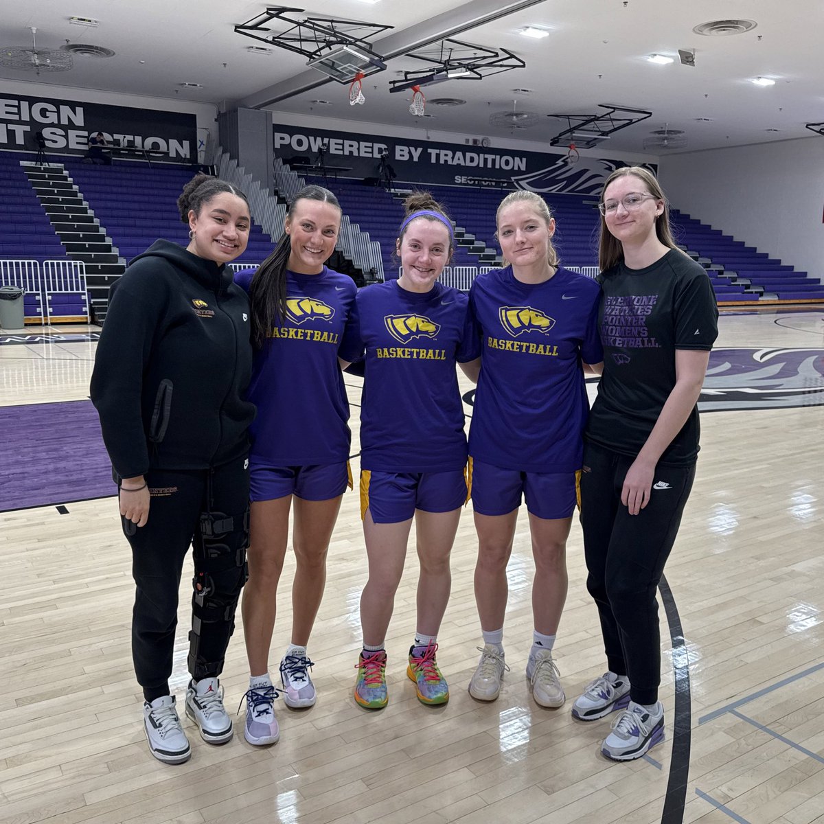 UWSPWBB's tweet photo. 🚨SENIOR DAY 🏀 THIS SATURDAY🚨

Turn on your radio 📻 Friday morning to hear @CoachHockett discuss our special class and preview this upcoming event with @hoops1207 at⌚️8:15am‼️

Set your alarms ⏰ &amp; Listen Live 🗣️: 
https://t.co/AK6fSgKY23

💜 #Pointers 💛 #JUICE🧃 https://t.co/NKDZa5suDA