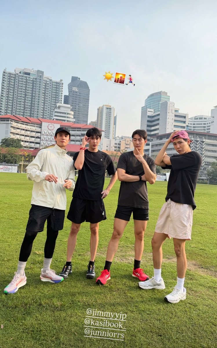 istg how does jimmy not overheat working out like that 😭