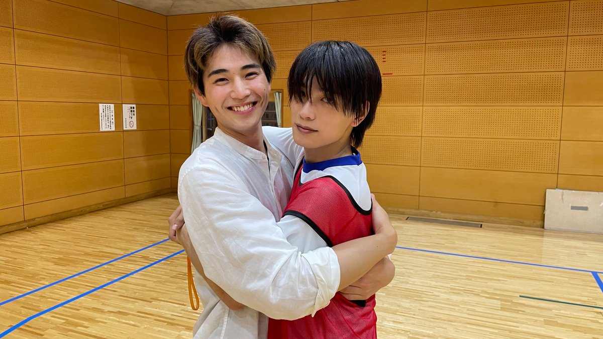 strobe_edge_wow's tweet photo. 🌈#ストロボ・エッジ  Season２🎂

✨◌ ⑅ ◌ ⑅ ◌ ⑅ ◌ ⑅ ◌ ⑅ ◌ ⑅ ◌ ⑅ ◌ ⑅ ◌ ⑅ ◌ ⑅ ◌✨
 　　本日、2/20（金） は...💫
 　　是永大樹を演じる #中沢元紀 さんの
 　　お誕生日です🥳🎉
 　　🎊Happy Birthday🎁
✨◌ ⑅ ◌ ⑅ ◌ ⑅ ◌ ⑅ ◌ ⑅ ◌ ⑅ ◌ ⑅ ◌ ⑅ ◌ ⑅ ◌ ⑅ ◌✨

一足先にオールアップしていた中沢さん🎬
なんと... 皆さんのオールアップの日に
撮影現場へ駆けつけてくれたんです...😭🫧

”チームストロボ愛” にあふれた
素敵で ”アオハル” な撮影現場でした🌸

#TVer で 絶賛配信中の〈最終話〉は...💡
本日、配信終了しちゃうので💥
まだ観ていない方🖐️ もう一度 観たい方🖐️ は
忘れないうちに観ちゃってください💕

📍TVer
　 Season２〈第１・２話〉〈最終話〉配信中✅ 
 　⚠️本日、2/20（金）23:59 配信終了⚠️
🔗https://t.co/Fj3DmCgDxA 

📍WOWOWオンデマンド
  〈 Season１＆２ シリーズ全話 〉一挙配信中✅
🔗https://t.co/cXmSJK41tx

#高橋恭平  #なにわ男子 
#山下幸輝  @qpitdef  @wildblue_ykme
#咲坂伊緒  #WOWOW