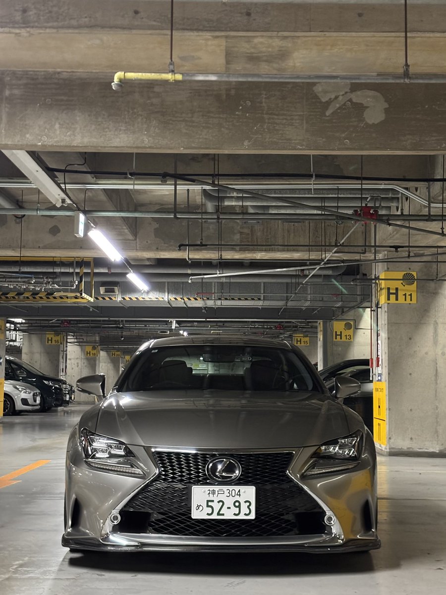 yukiRC200Turbo's tweet photo. #この車を選んだ理由
国産クーペの中でFDの次に好きなデザインがRCとRCFだった
ボディカラーは谷口信輝さんのパンデムRCFがカッコよすぎたのと友達のスポ車乗りと色が被らないからシルバー系で決めました!
車検対応の範囲で少しずつアプデ中 #LEXUS #LEXUSRC https://t.co/HCrlflyJY0