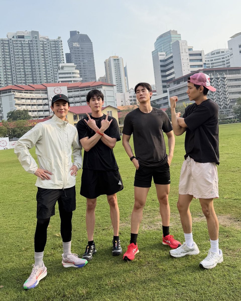 มาวิ่ง : ฟอส
มาวีน : จิมมี่ จูเนียร์ บุ๊ค