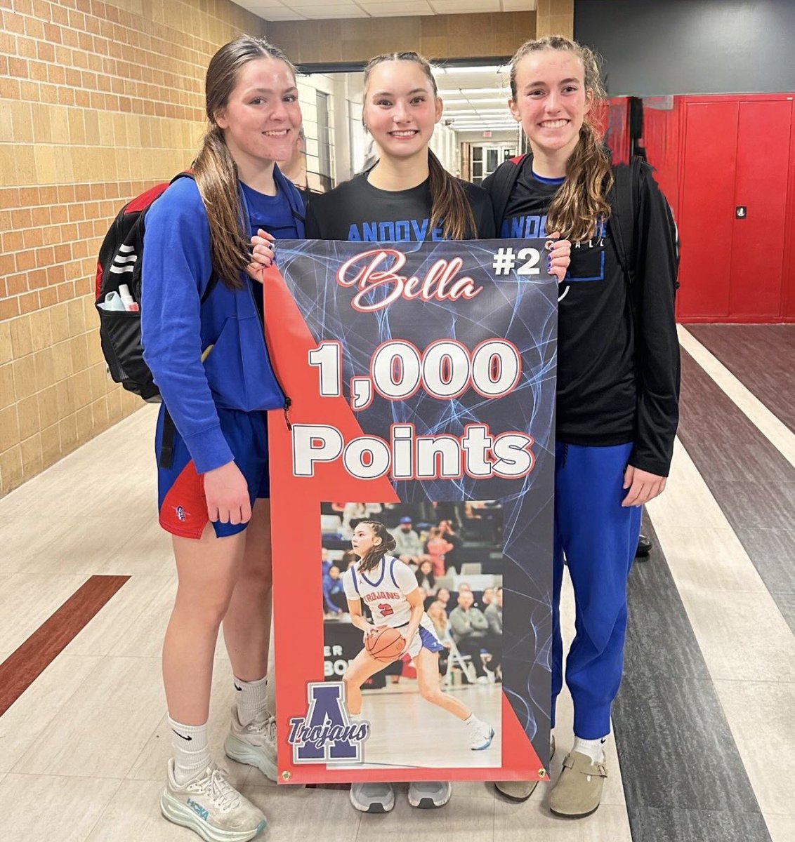 Sunflower Smack Show tweet media