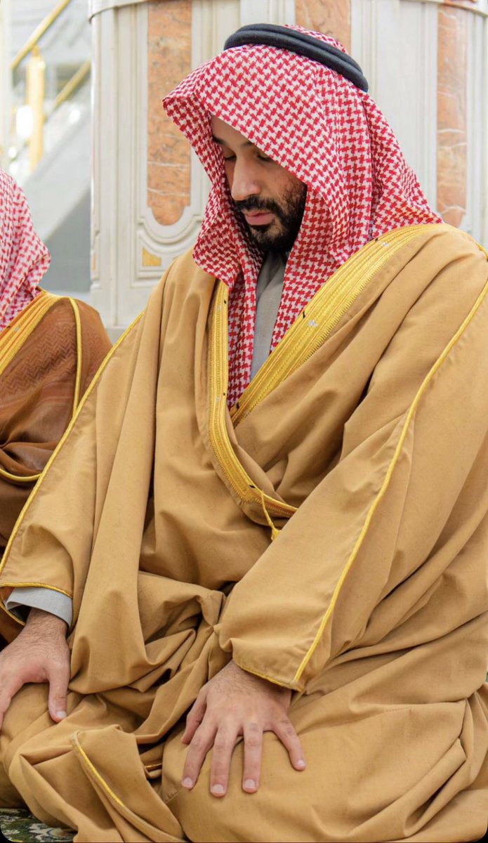 صورة اليوم..
.
دُمتم لنا سنداً و ذخراً و للوطن عزاً و فخراً💚
.
#ولي_العهد_يستقبل_المهنيين