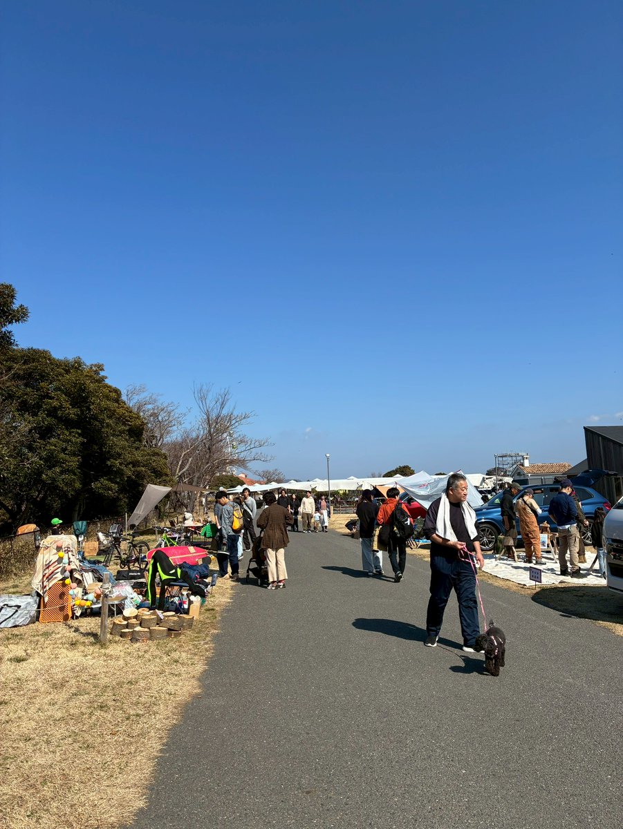 thecliff_2023's tweet photo. 大好評につき第2弾！
キャンプDEフリマ
3月15日(日)開催します！

キャンプしながらフリーマーケットができちゃうThe CLIFFのフリマ

出店費は無料！
宿泊費やデイキャンプ利用にて出展できます！

今後は毎月第3日曜日に定期開催
ぜひぜひ、ご参加ください！ https://t.co/7kLvvWEJrc
