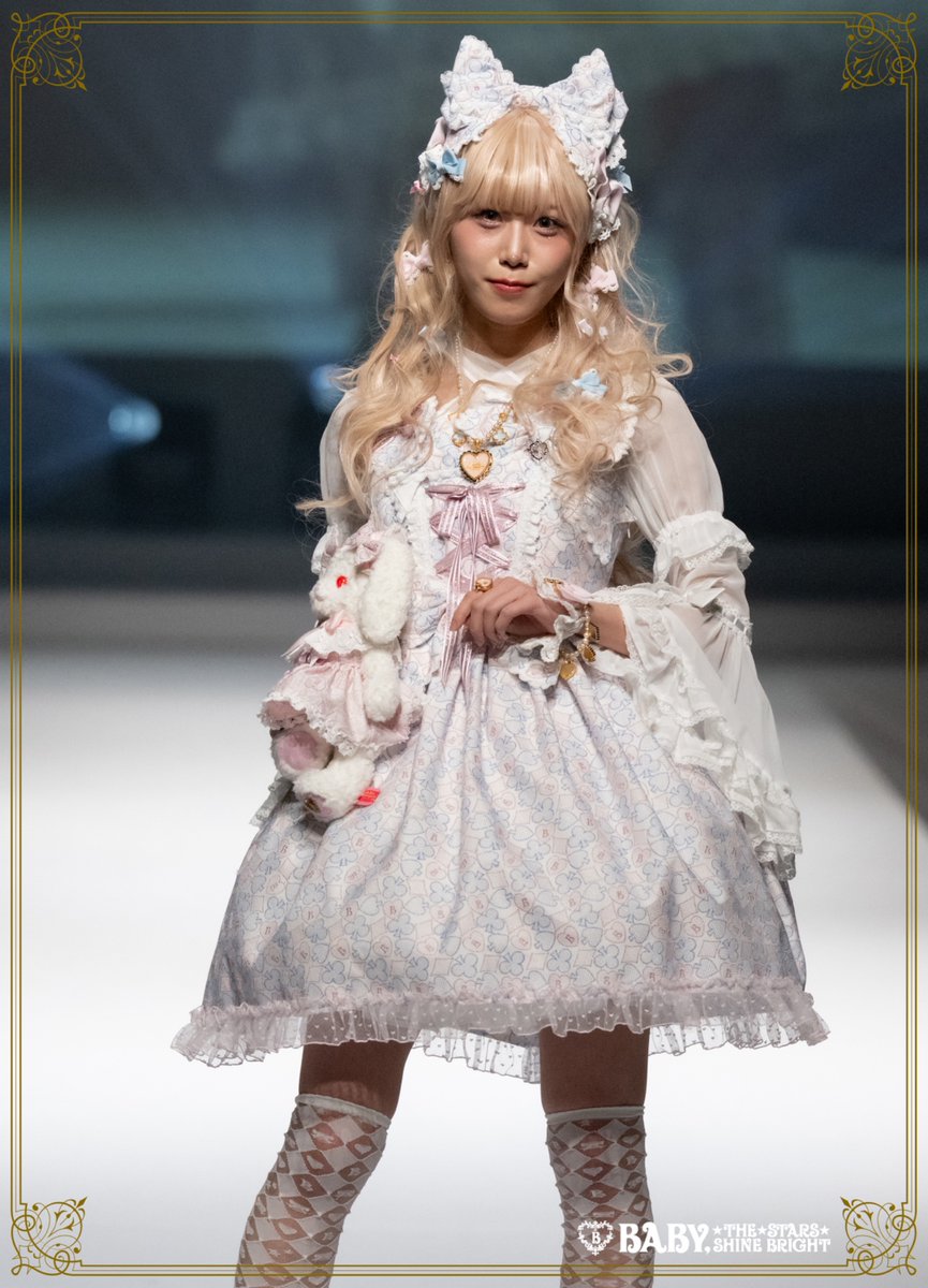 BABY,THE STARS SHINE BRIGHT ALICE and the PIRATES BRAND-NEW