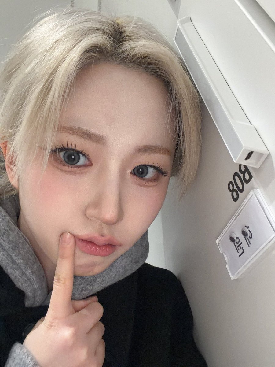 In between busy days and big dreams, I’m learning to appreciate these gentle pauses. They remind me that progress doesn’t have to be loud to be meaningful! 🖤