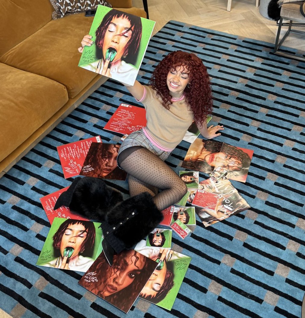 Todas as meninas conseguiram lançar um álbum solo! Little Mix vocês sempre serão famosas