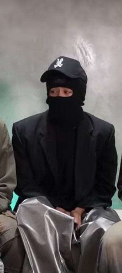 josh ano nanaman to 😭🤣

VISA OUT NOW
SB19 VISA MV TRAILER
<a href="/SB19Official/">SB19 Official</a> #SB19
#VISA #SB19VISA