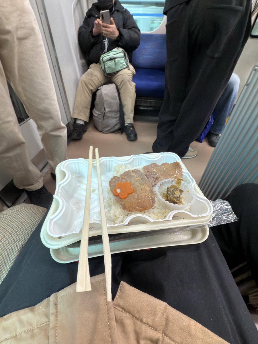 おにぎり位ならいいと思うけど(わたしはやらない) 弁当はないなあ