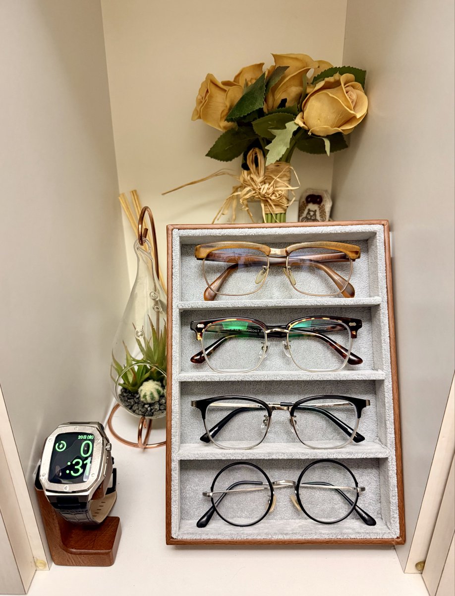 べっ甲風 老眼鏡 収納ケース付き　ヴァンドームブティック プライベート用にべっ甲色も買いました 玄関がワクワク空間になた